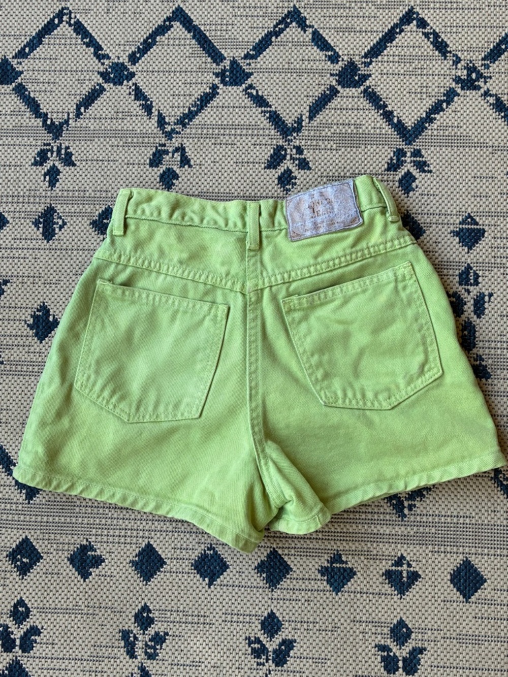Moda Int'l 'The London Jean' Shorts in Pale Neon Green - Picture 4 of 6
